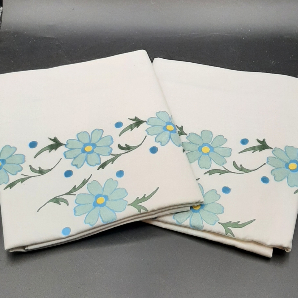 New Vtg Pair of Tex-Made Regular Pillow Cases Hand Painted Artex Paints Floral